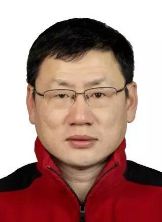 陈岩.jpg